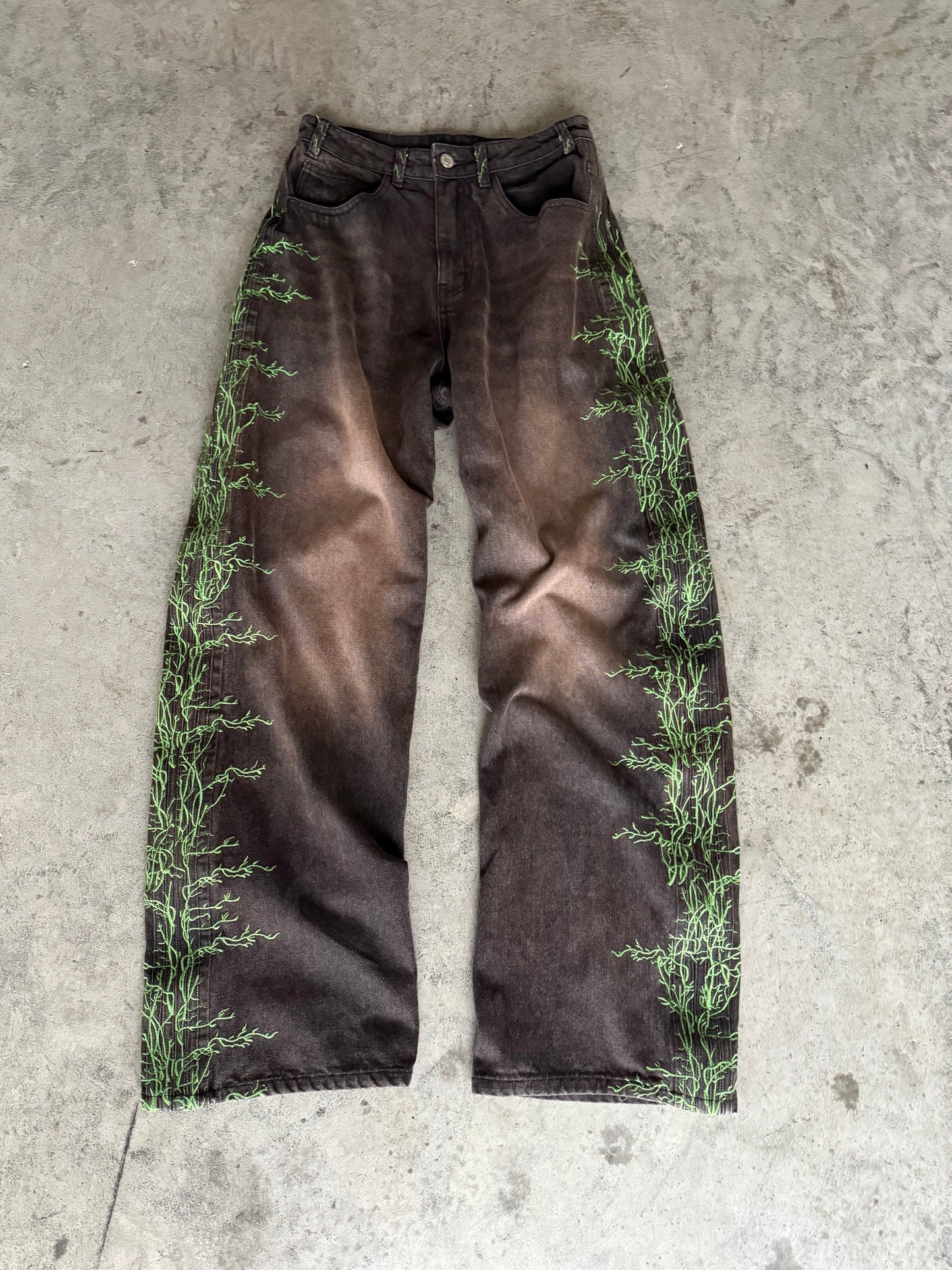 ‘overgrown’ baggy jeans