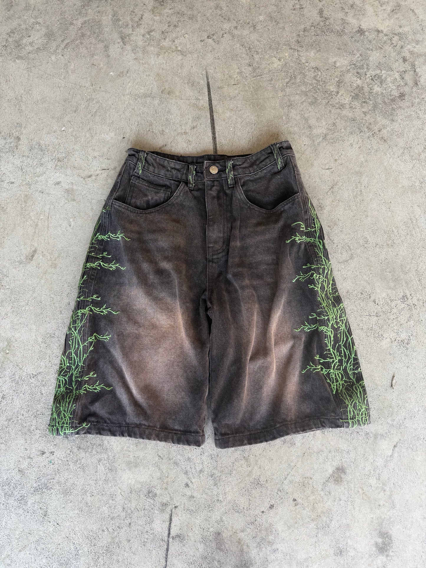 ‘overgrown’ long jorts