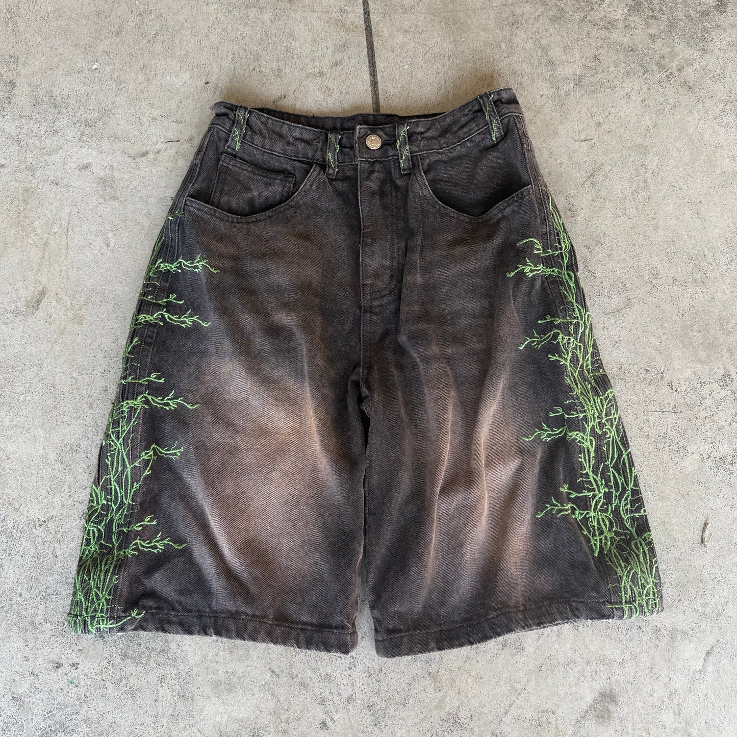 ‘overgrown’ long jorts